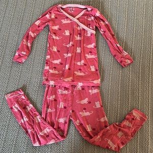 Girls,kickee pants pajamas 3T 🐱